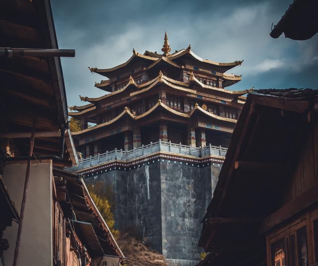 【约吗旅行】被一把大火烧光的月光古城!这里拥有世界上最大的转经筒