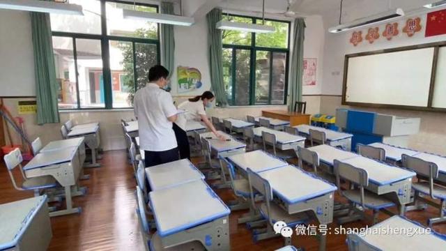 你的育儿经|萌娃复学！校裤小了，差点忘了年级……开学首日各方共筑安全防护墙