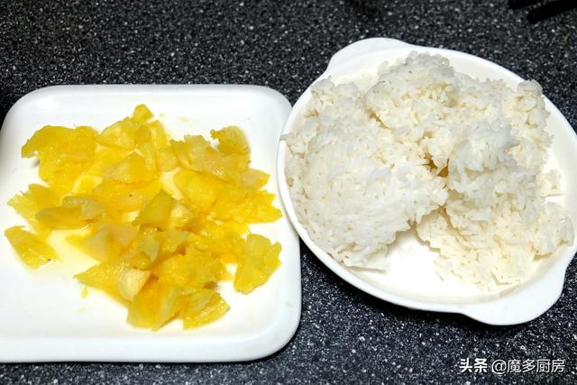 自己做的菠萝饭好吃又实惠，果香浓郁口感丰富，每一口都是享受