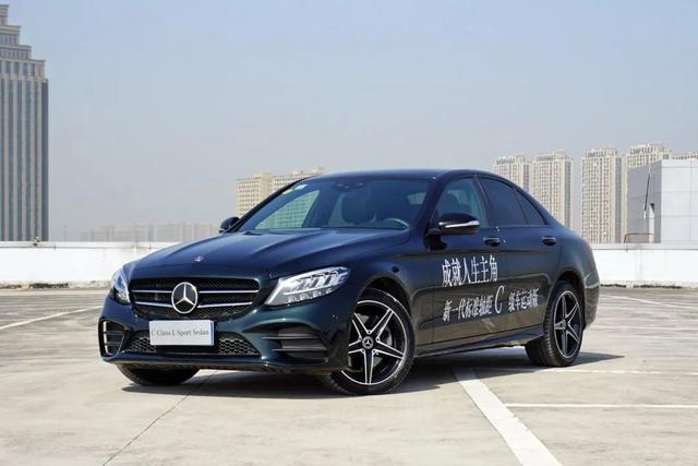 #车与大法师#2月轿车销量：大众朗逸获销冠，特斯拉Model 3首次进入榜单得第五