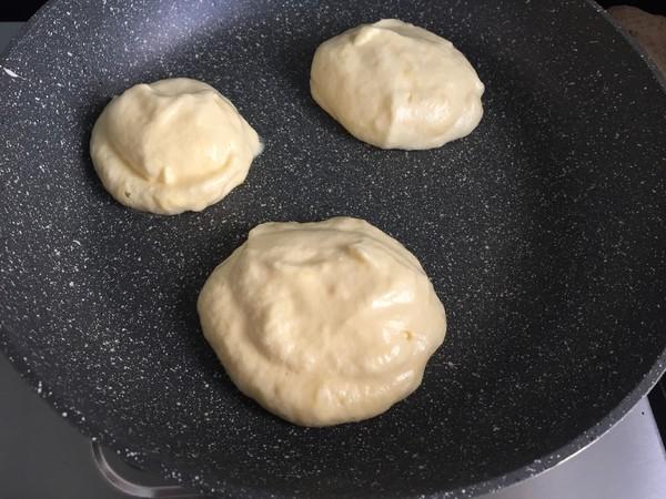 超级宝妈▲这小饼，不加一滴油，不用烤不用蒸，一个平底锅就搞定，孩子最爱
