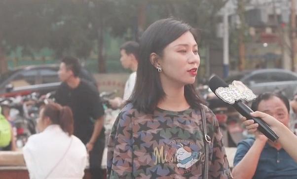 妈妈，你还记得我吗？父女找上门，妈妈不忘补妆