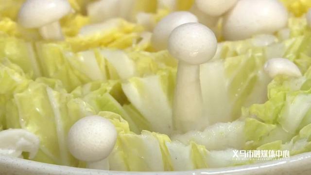 天冷了，来一道热乎乎的白菜肥牛锅吧