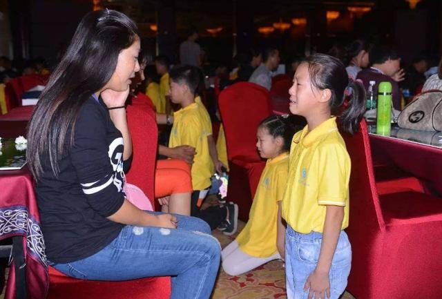 【超级宝妈】“妈妈我错了”孩子犯了错，低情商的妈妈，才会不停讲大道理