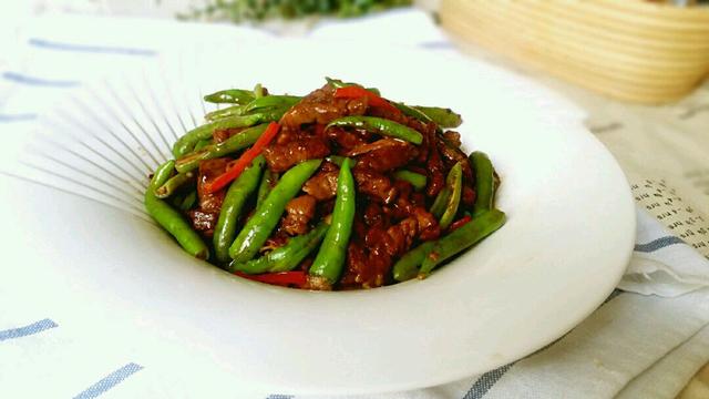 还是没胃口？家常小菜杭椒牛柳，找回你的食欲，两碗米饭都不够吃