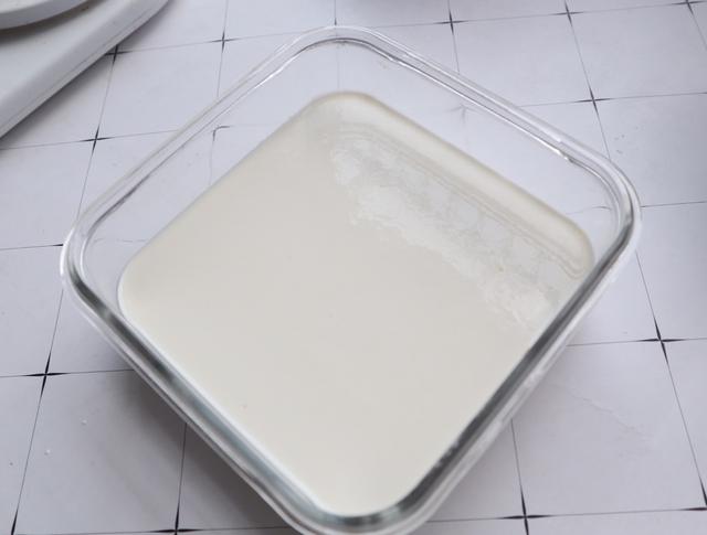 蜜红豆糯米糕，晶莹剔透，口感软糯香甜，在家也能轻松做，太香了