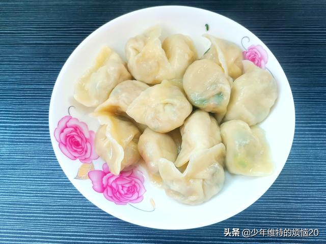 冬季吃猪肉馅饺子，记住“1泡2窍门”，肉质鲜香滑嫩，皮薄多汁