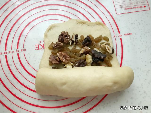 葡萄干|面包新手必学的大列巴，满满果仁，越嚼越香，健康美味好吃不长肉