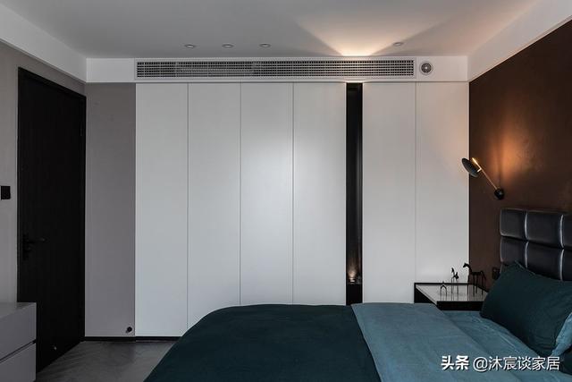 夫妻俩二次装修一切从简，吸取教训新家以灰色为主，室内简洁清爽