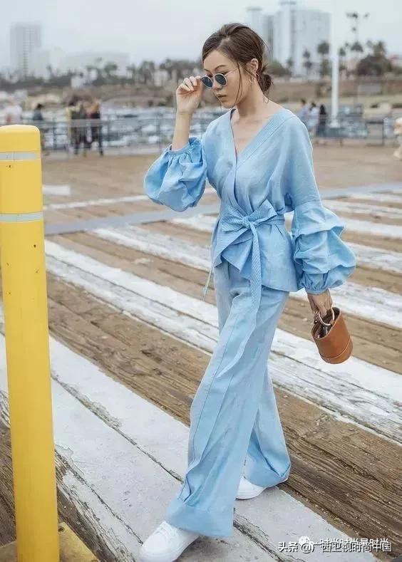 第五大道注意到这个小细节~你与时尚就是一“袖”之隔的距离