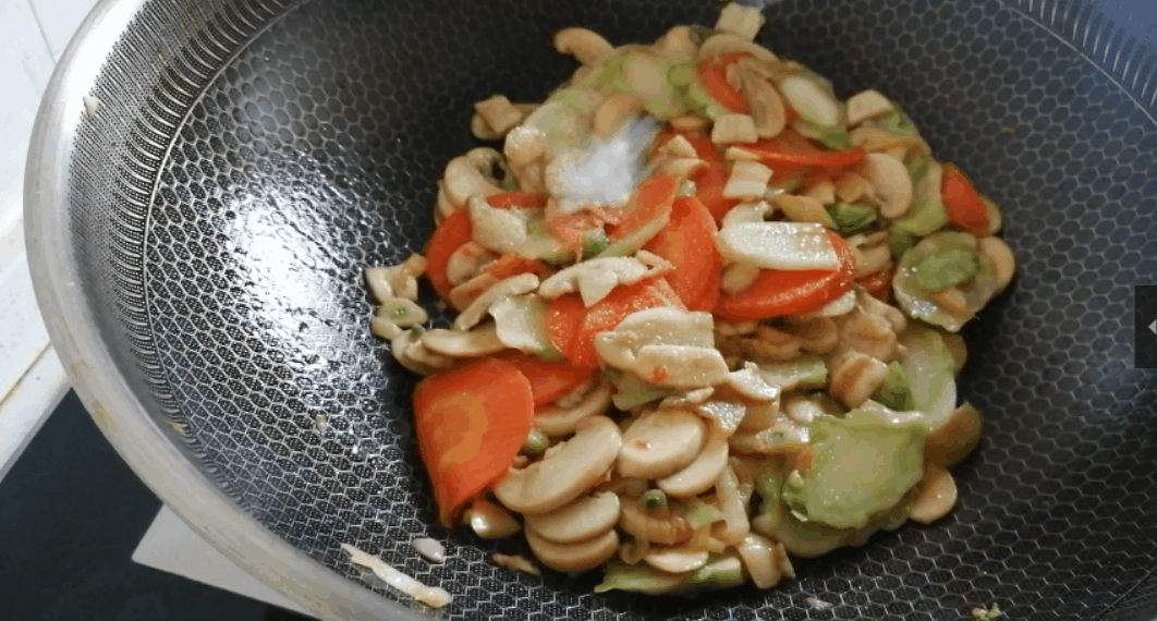 北方人不常见的菜，今天试做了一下，味道还不错，家常的味道