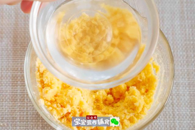 「超级宝妈」春季吃它正合适，一口平底锅就能做！宝宝舔着手指吃光宝宝辅食