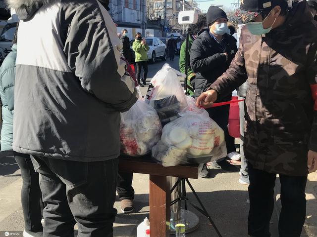 馒头|老北京网红馒头店人山人海 春节前排队超百米
