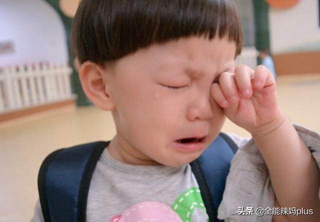 [超级宝妈]孩子被吼后，会闭嘴还是顶嘴？暗示长大后不同性格，影响孩子一生