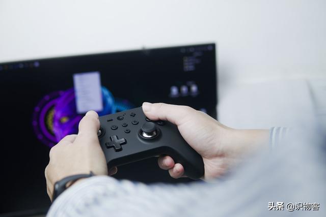 一键学习，比Switch原生手柄还好用的谷粒金刚PRO手柄