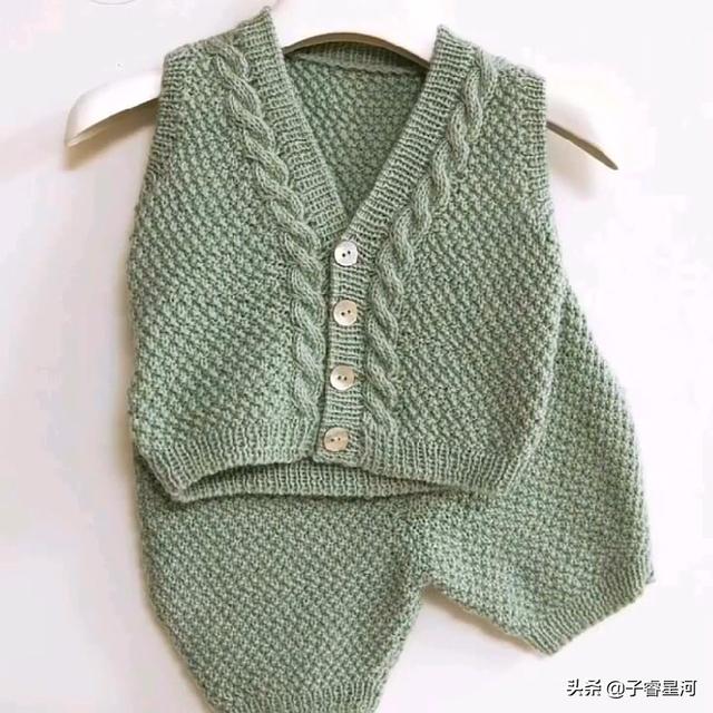 【超级宝妈】会编织的妈妈好拽啊！宝宝的穿的小毛衣全是编织的，羡慕吗？