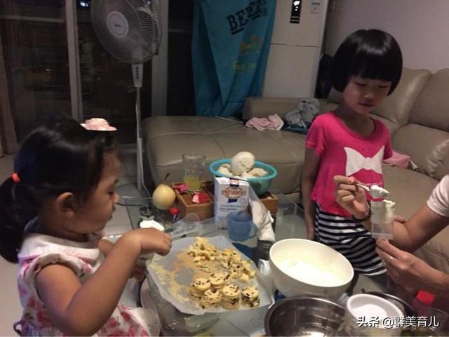 「你的育儿经」一张粥的照片，就让这个女孩火了，网友却说：现在的孩子，唉