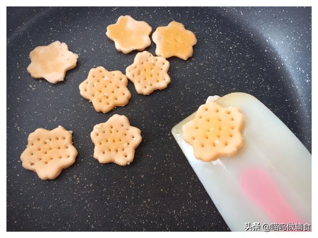 【你的育儿经】番茄别再炒蛋吃，这样做香脆开胃，还能磨牙锻炼孩子的咀嚼能力！