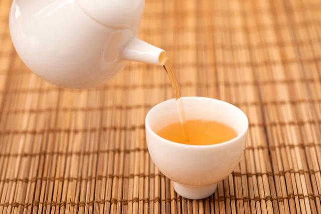 普洱茶|观方出品 | &quot;茶中茅台&quot;老班章，我终于喝得起了