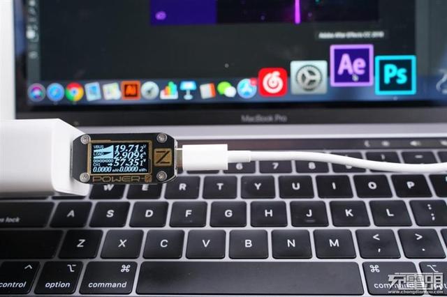 #环球网#体积缩减27% 小米65W PD充电器评测