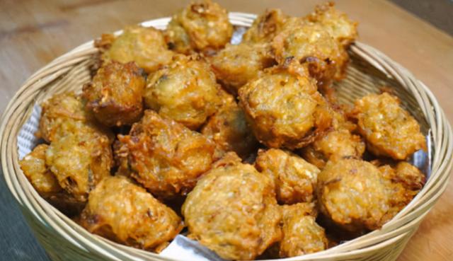 炸萝卜丸子，加面粉还是淀粉？都不对，教你做法，外酥里嫩不回软