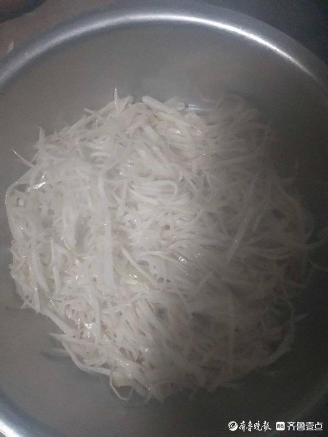 壹粉食堂｜闷辣菜怎么做？口感清脆鲜辣爽口，做一盆能吃好多天