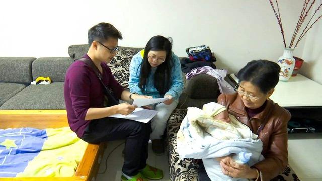 「超级宝妈」老人常说：生孩子要趁早，并非没有科学依据，年轻人别不爱听