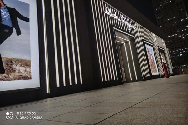 中国网@“梦幻之作”小米10 Pro真实体验：拍照游戏得心应手 冲击高端市场稳了