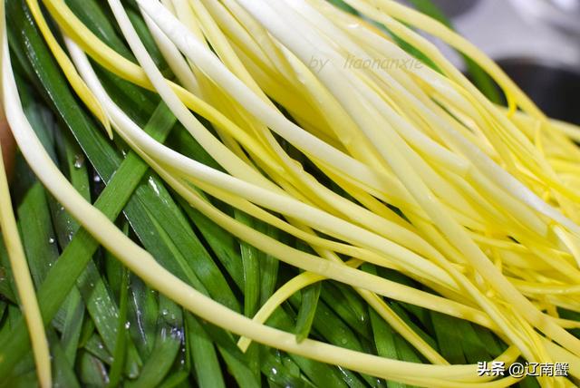 老妈做的素三鲜饺子，看着不起眼，隔几天不吃就会想