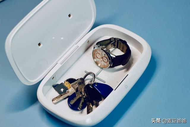 给你的EDC设备消消毒——耐尔金紫外线杀菌无线充电盒体验