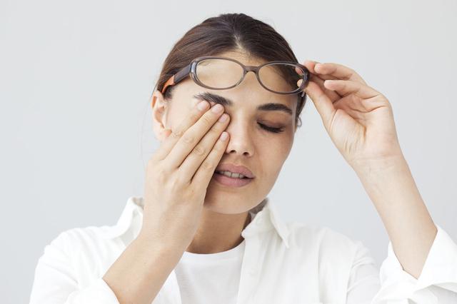 『超级宝妈』孕妈妈视力大不如前？眼药水、隐形眼镜能不能用？这里有答案