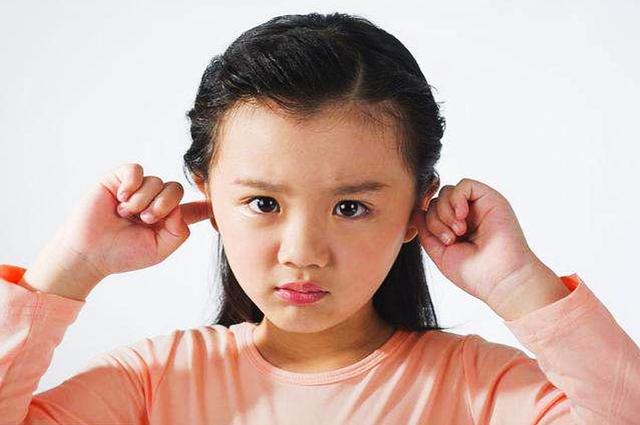 「超级宝妈」犯错误关门打，教育孩子给他先立规矩，老公童年糗事道出育儿经验