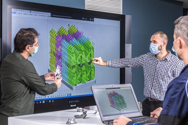 还在专注锻造技术？宝马早已将3D打印规模化应用在日常生产中