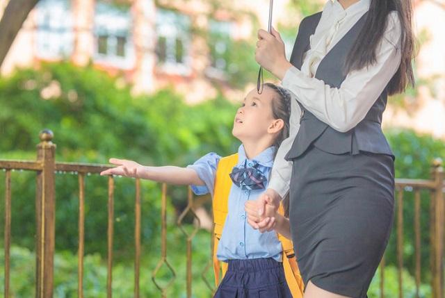 超级宝妈|日本孩子上下学，为什么不用父母接送？他们处理人贩子的方法够狠