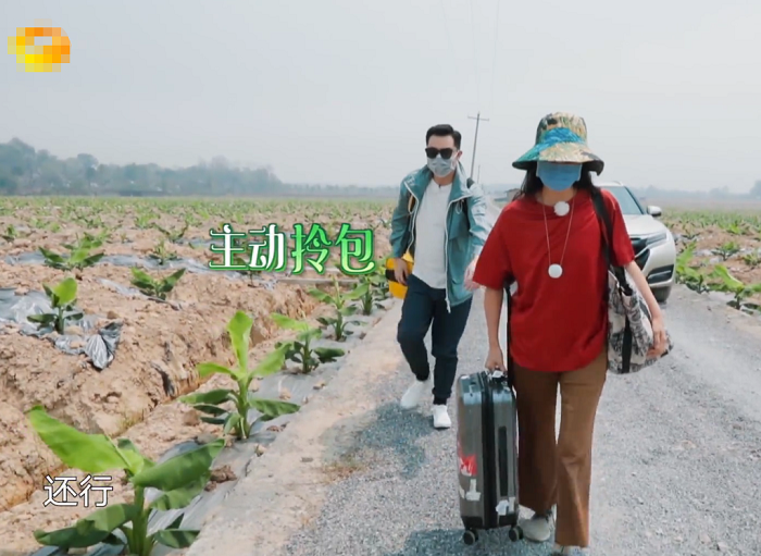 徐峥太惨了，老婆与“前夫”沙溢上节目不算，还被陶虹花式吐槽糖果儿