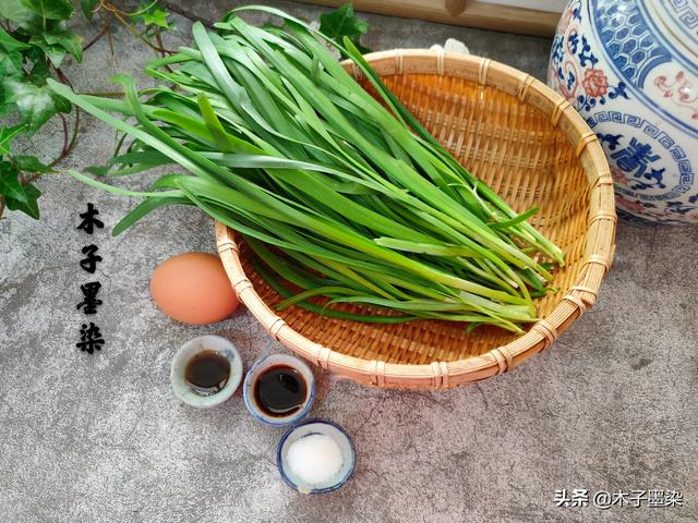 韭菜炒鸡蛋，加1勺它，鲜味倍增，家人说：有海鲜的味道