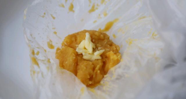 这季节吃它最合适，价钱便宜，做成小甜点，让孩子爱上吃饭