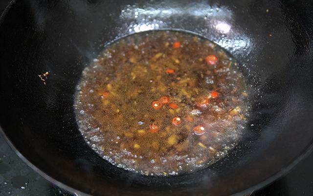 西兰花不要炒着吃，教你懒人吃法，颜色翠绿不发黄，口感脆嫩鲜香