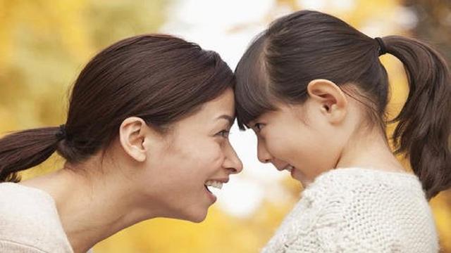 【超级宝妈】孩子3岁后说话仍不流利？家长巧用“妈妈腔”，提升宝宝语言能力