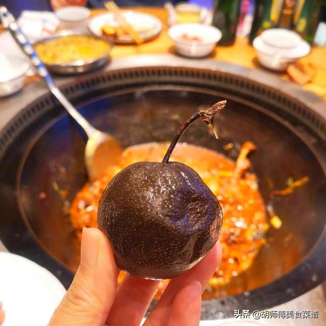 南方人网购“冻秋梨”，表示太难吃！被东北人看到：不会吃别乱说