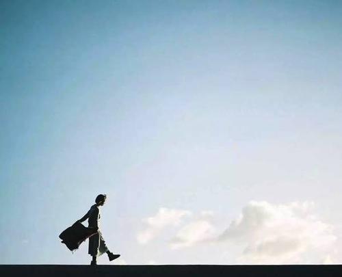 『快乐养生』有时候内向并不是自卑的代名词，而是能做好很多事情的关键