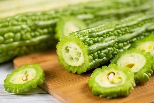 芹菜|夏天没胃口？吃这些菜，美容又清热！家家都能做