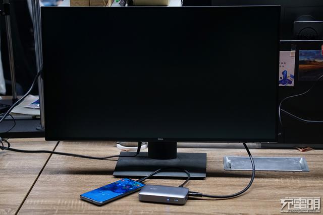 自带HDMI支持4K视频拓展，紫米多功能充电宝深度评测