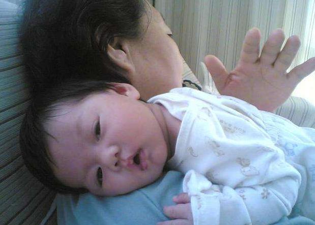 她有逆天的颜值，却活在“无声”的世界，被网友称为“失声天使”