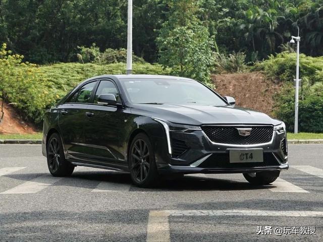 2.0T+8AT，21万全搞定的CT4！适合去接你青涩的女友