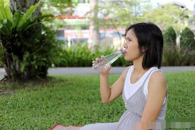 相遇花季|怀孕6个月后，孕肚却逐渐“缩小”，医生给出的解释令孕妇心安