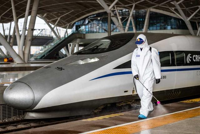 【经济日报】武汉地区火车站4月8日进站通道开启准备工作就绪