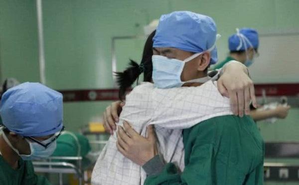 「你的育儿经」产科医生:顺产再辛苦,也别让丈夫进产房陪产,几点原因太扎心了