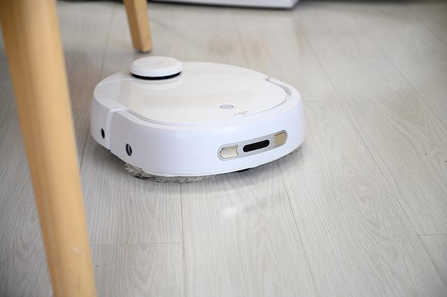 自动清洗拖布真有那么香？云鲸J1与iRobot m6对比实测