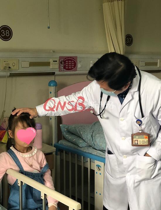 [你的育儿经]5岁女孩吃了两颗葡萄后竟喝了500ml的矿泉水！家长要警惕孩子这种病